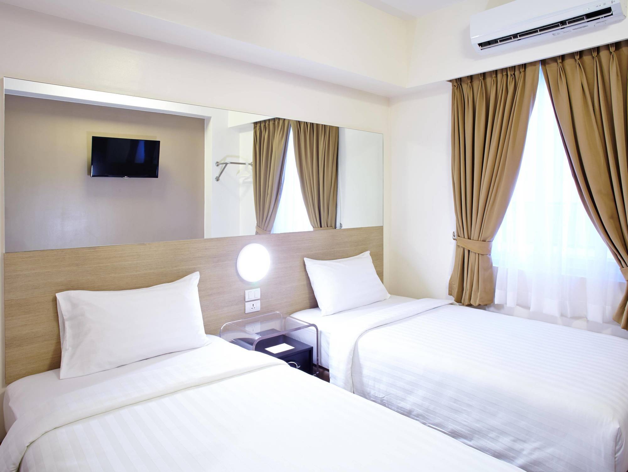 Red Planet Manila Malate Mabini Hotel Kültér fotó