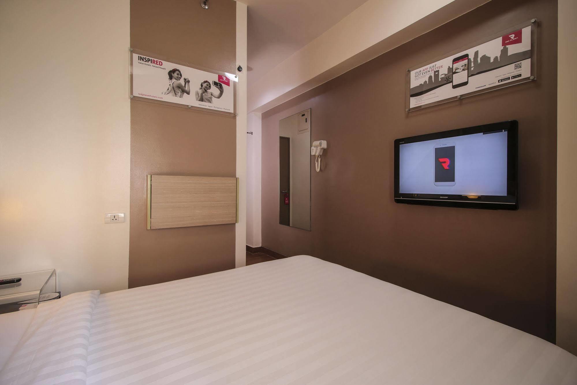 Red Planet Manila Malate Mabini Hotel Kültér fotó