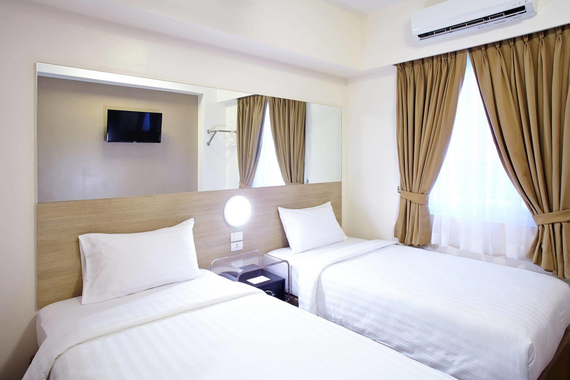 Red Planet Manila Malate Mabini Hotel Kültér fotó